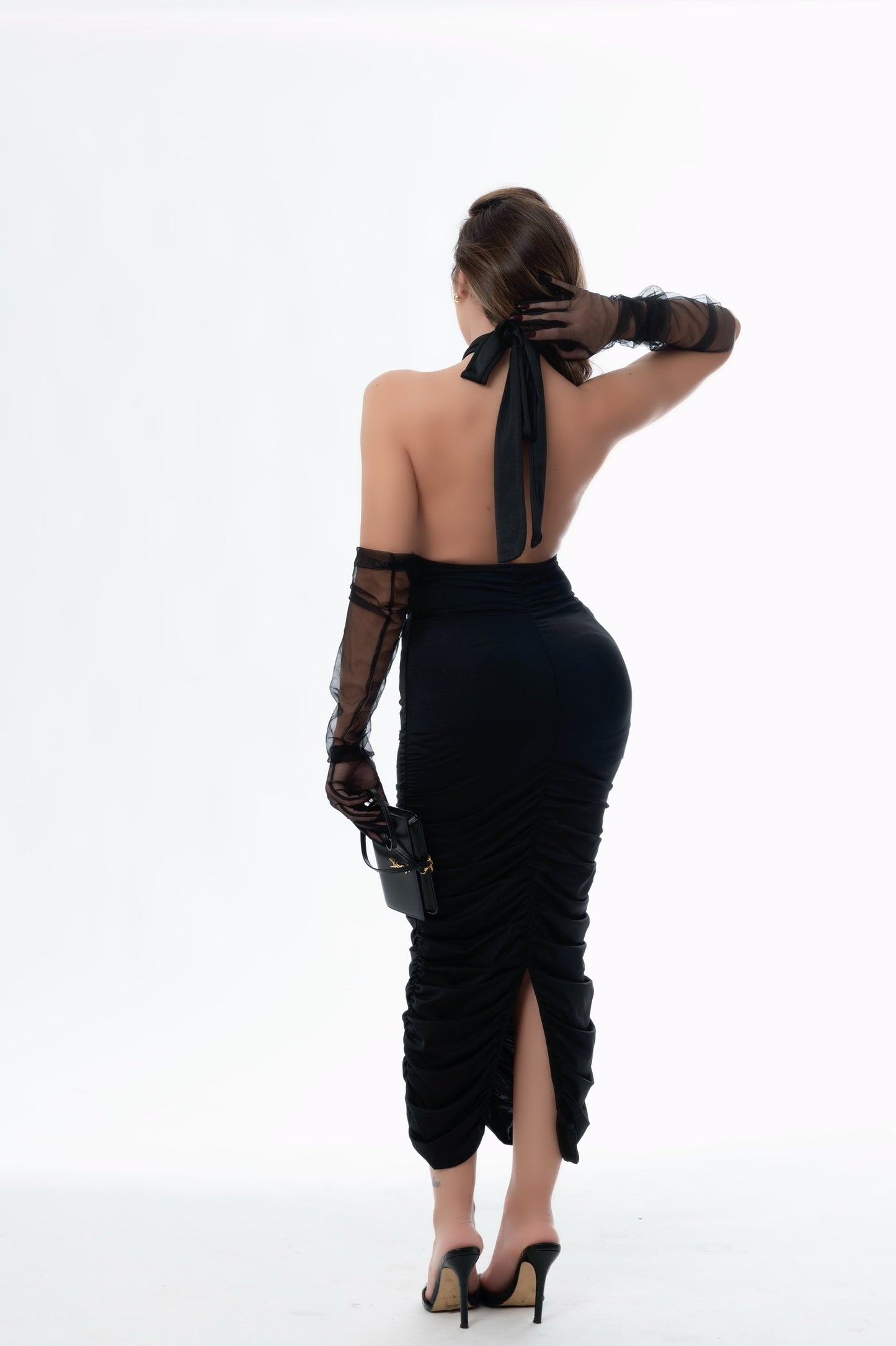 Abito Elegante con Rose
Bianche - Perfetto per Risplendere